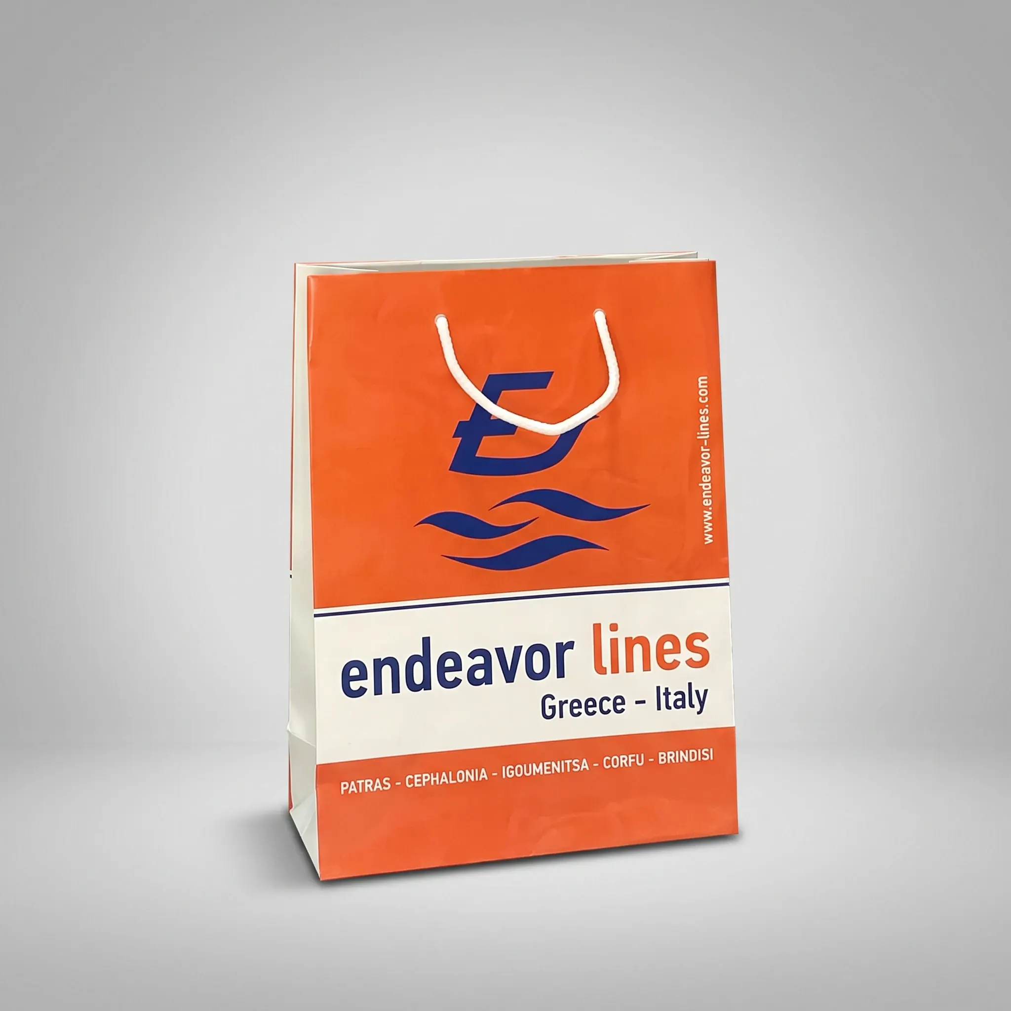 Χάρτινη σακούλα με εκτύπωση λογοτύπου — Endeavor Lines | Laderos Bags